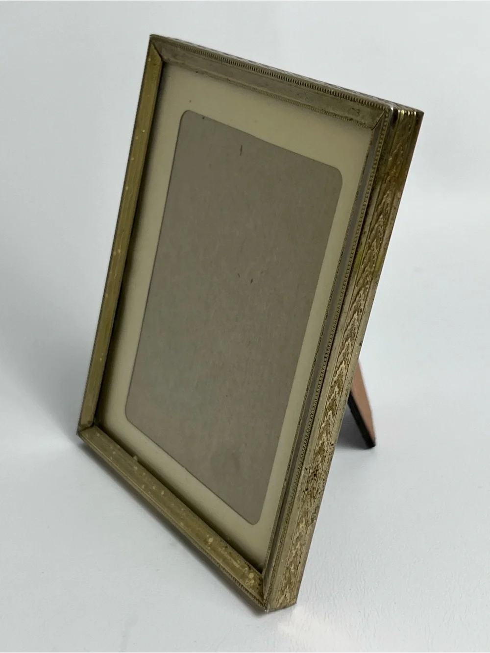 VTG 4 x 5 Gold Tone Metal Brass Ornate Tabletop Picture Frame Textured Edges